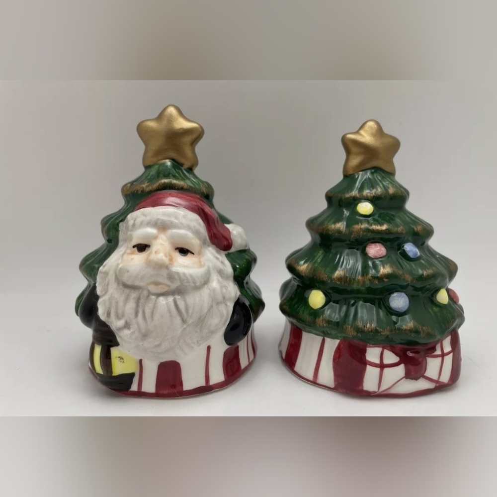 Holiday Traditions Vintage Ceramic 3" Santa Salt and Pepper Shaker